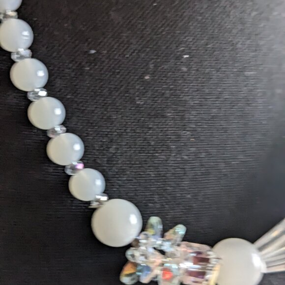 vintage Aurora Borealis rhinestone and crystal bead necklace other signs of use. - Picture 4 of 10